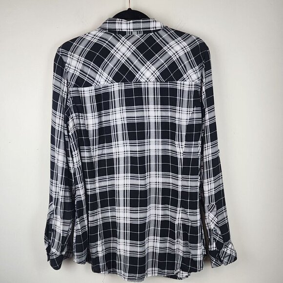 Torrid size 0 / L plaid black and white button down shirt - Picture 5 of 9